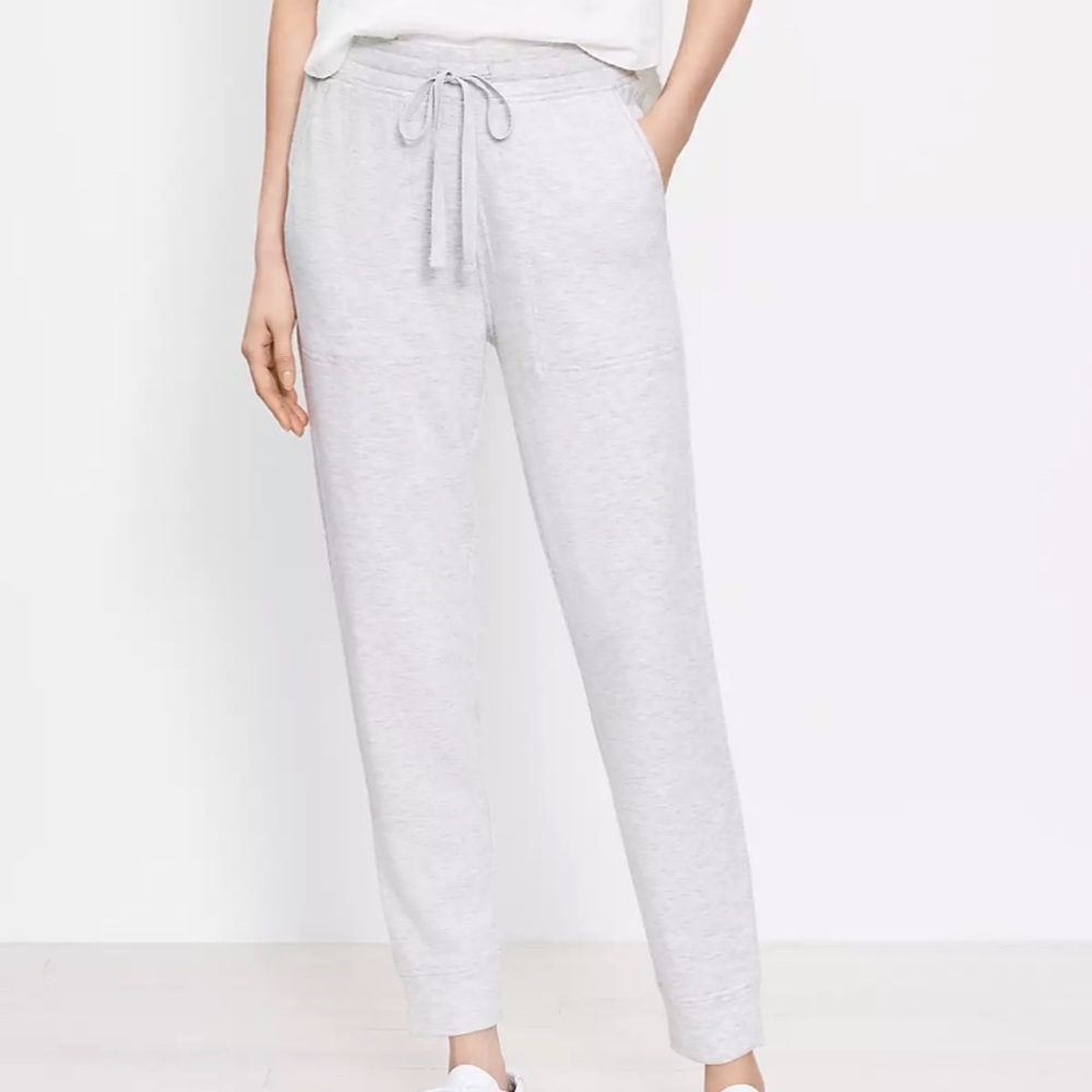 Lou & Grey | Signaturesoft Plush Upstate Sweatpants | Sleek Grey Heather